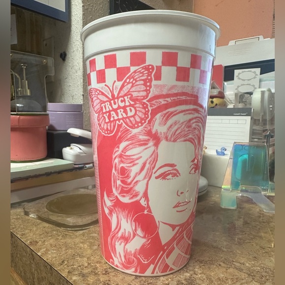Dolly Parton Truck Yard Collectible Cup - Picture 5 of 12